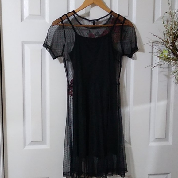 Beautiful dress, delicate and super comfortable - Picture 4 of 11